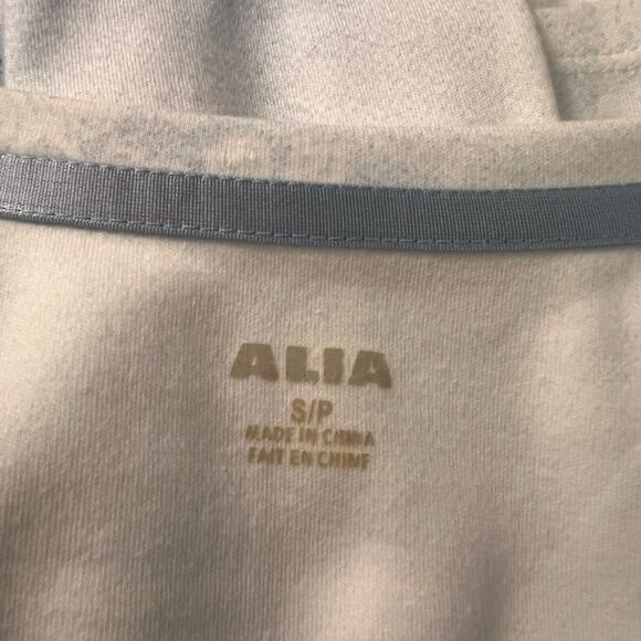 3 for $30! Alia winter graphic‎ shirt. Size small - Picture 3 of 6